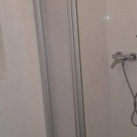 Kompakte Schoene Altbauwohnung Apartament